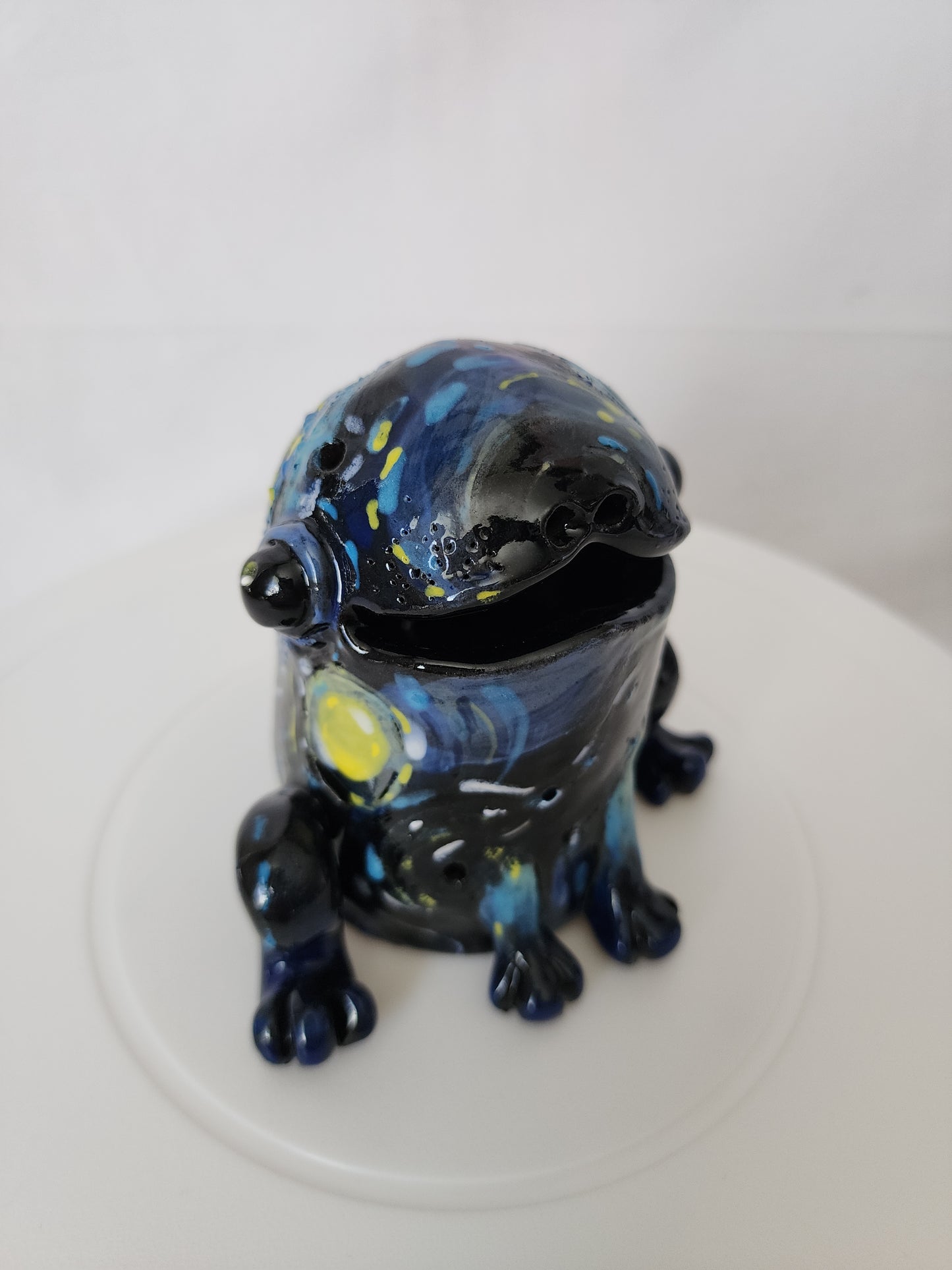 Ceramic starry night frog-dog lamp