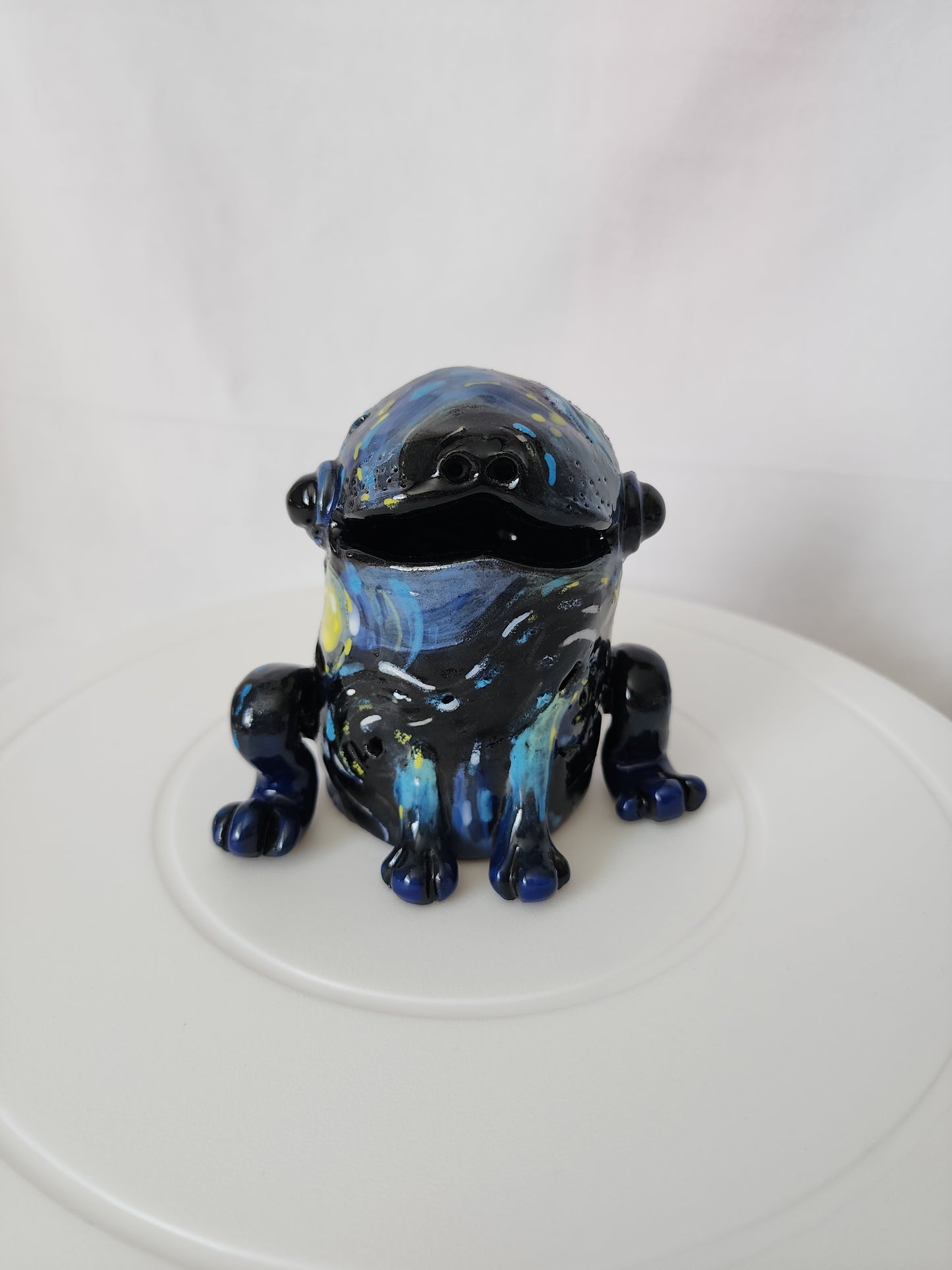 Ceramic starry night frog-dog lamp
