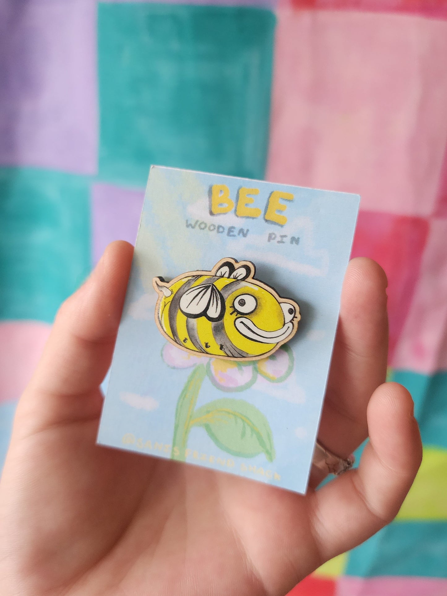 Bee wooden pin